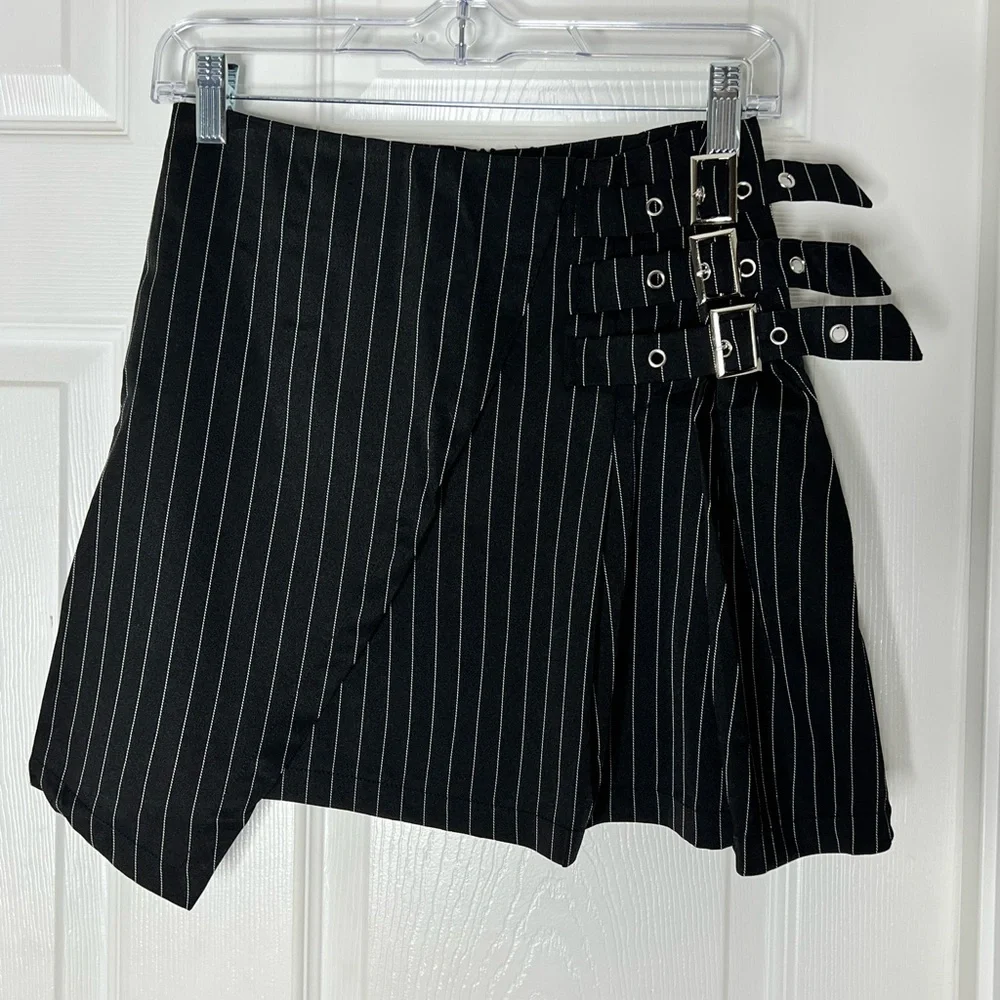 Nasty Gal Black Pinstripe Schoolgirl Mini Skirt Sz XS